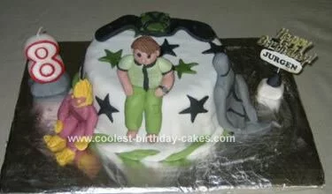 By Monalita B. (www.coolest-birthday-cakes.com)